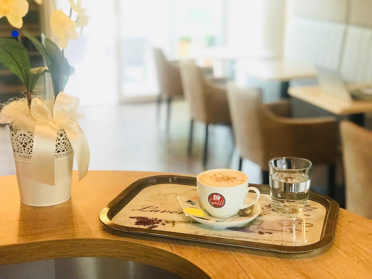 Hotel Dolce Vita Balatonkenese Buitenkant foto