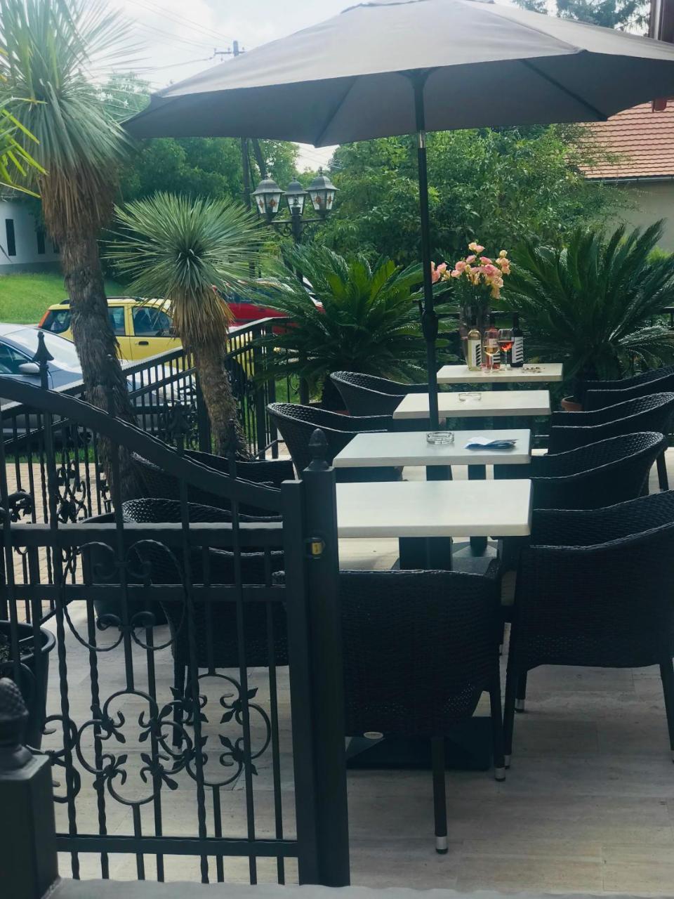 Hotel Dolce Vita Balatonkenese Buitenkant foto