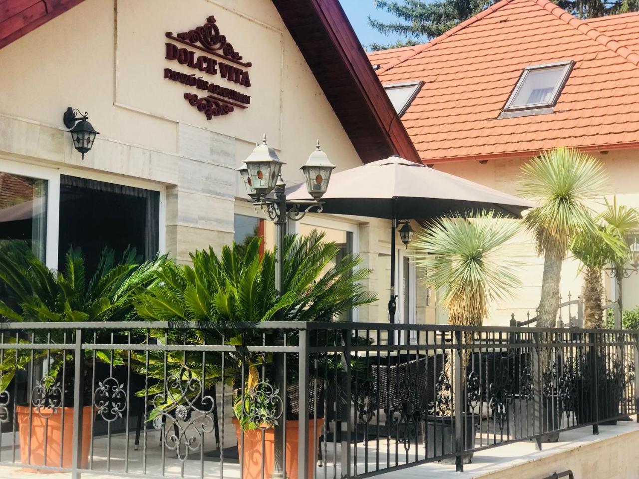 Hotel Dolce Vita Balatonkenese Buitenkant foto